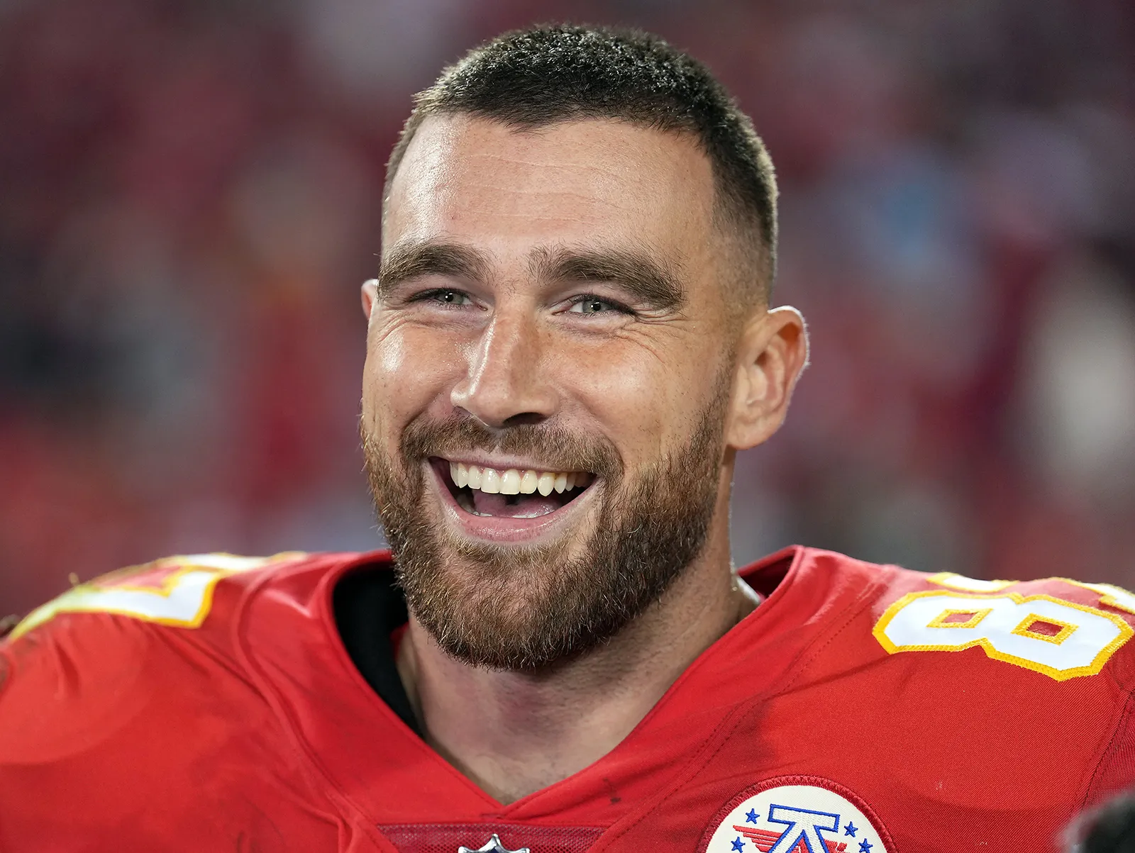 Das Vermögen von Travis Kelce und Taylor Swift, erklärt Vergleich von