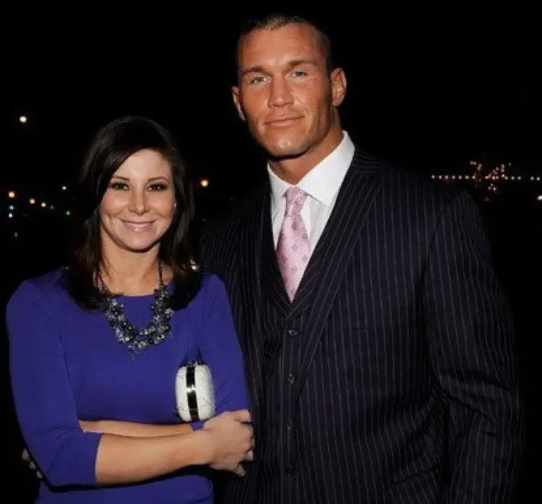 Trotz der Scheidung bleibt Samantha Speno ihrem Ex-Mann Randy Orton nahe. samantha speno