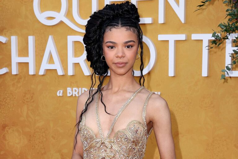 India Amarteifio: Alter, Größe und wo Sie die Queen-Charlotte-Schauspielerin schon einmal gesehen haben india amarteifio