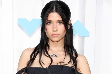 Nessa Barrett: 15 Fakten über die Sängerin und TikTok-Star, die Sie