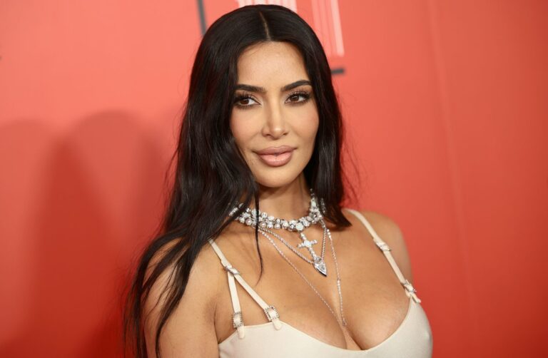 Kim Kardashian und sein Vermögen 2023: Was ist der Kardashian-Megastar wert? kim kardashian