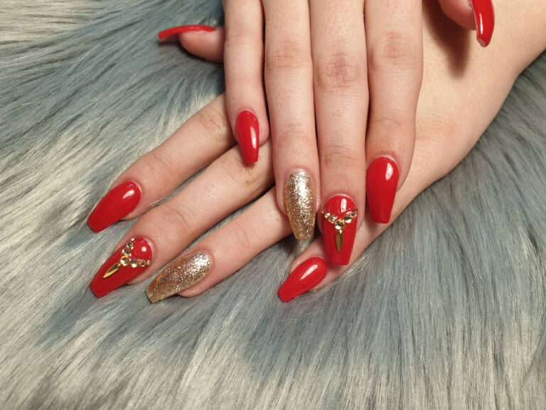 babyboomer glitzer ausgefallen nageldesign