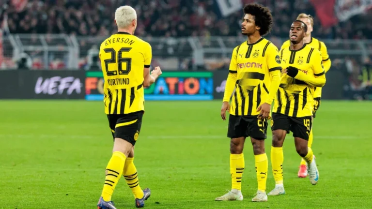 Aufstellungen: Teilnehmer: Borussia Dortmund gegen Lille OSC